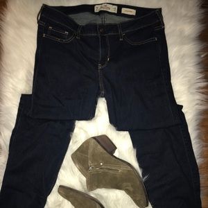 Hollister dark wash skinny jeans